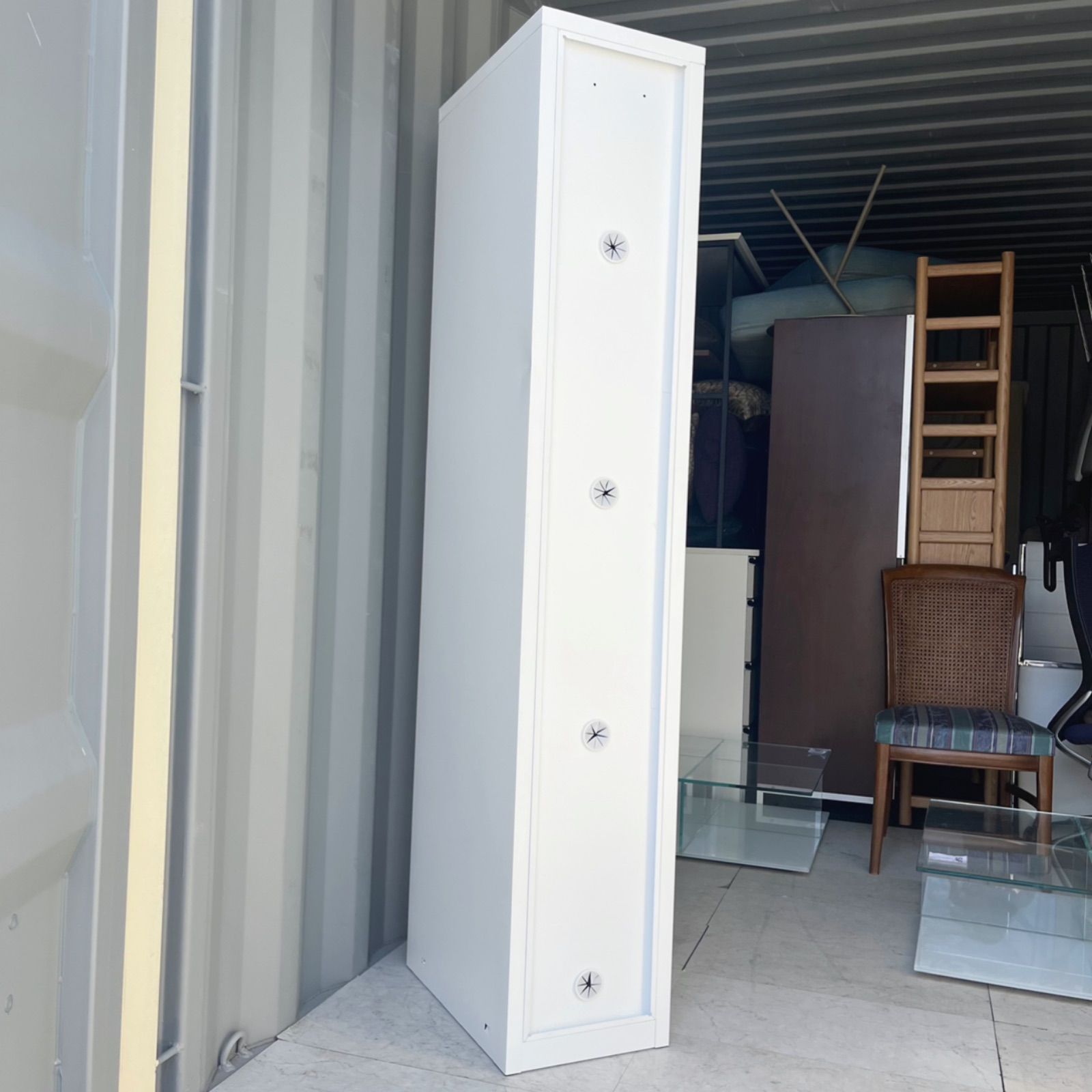 取付無料 おしゃれホワイトインテリアスチール四段ロッカー 下駄箱 鍵付き WWW_KANDAIZUMI_COM