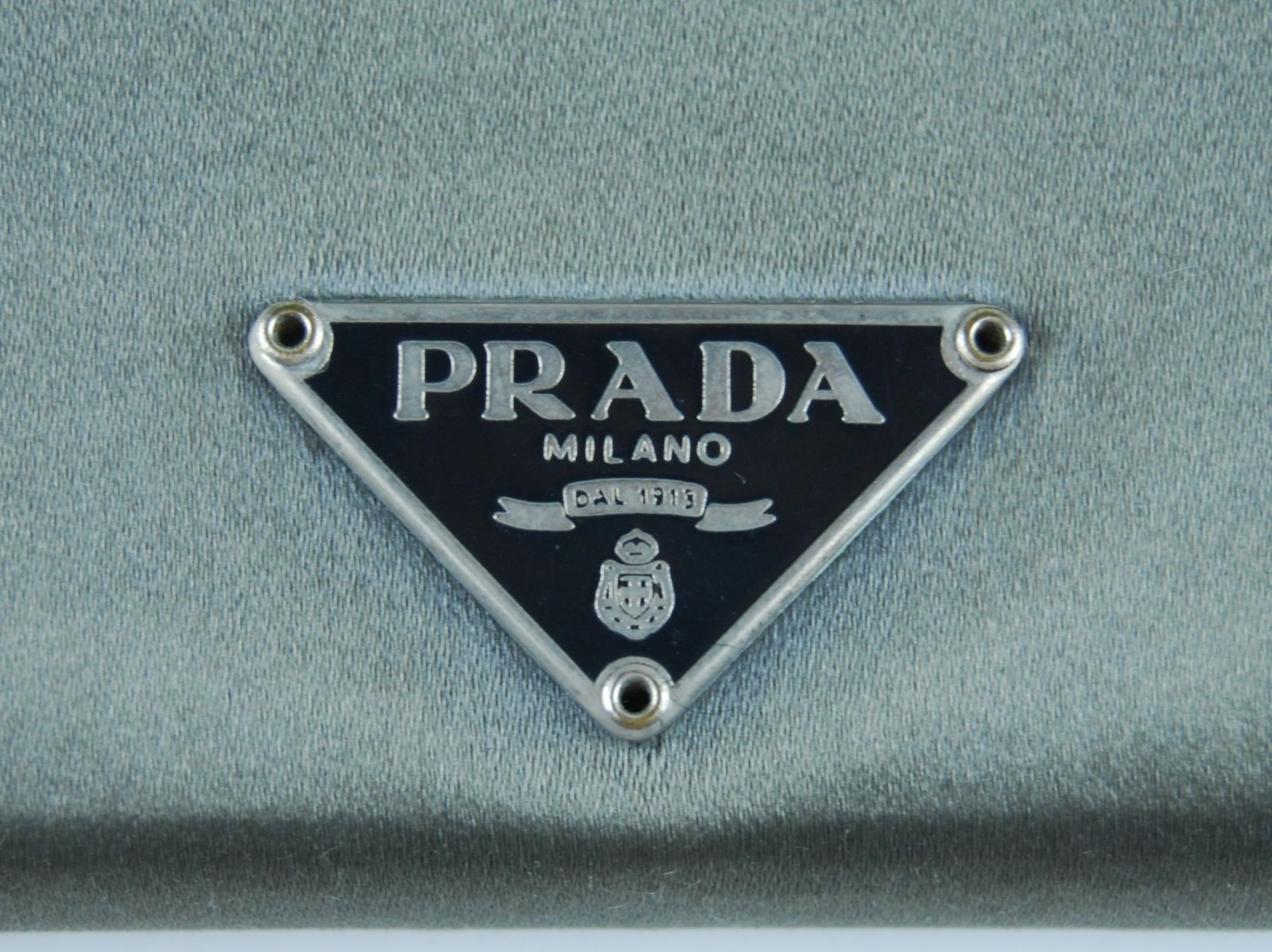 【USED/C】PRADAプラダ■光沢グレー系■折りたたみ財布