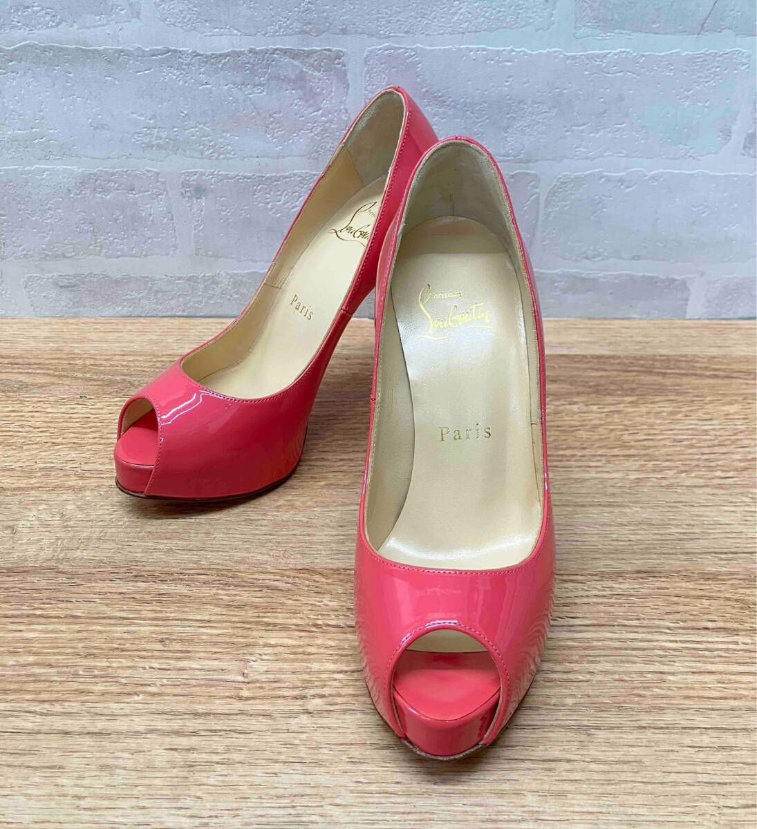 18 Christian Louboutin New Very Prive 120 オープントゥ パンプス ハイヒール エナメル ピンク サイズ34.5