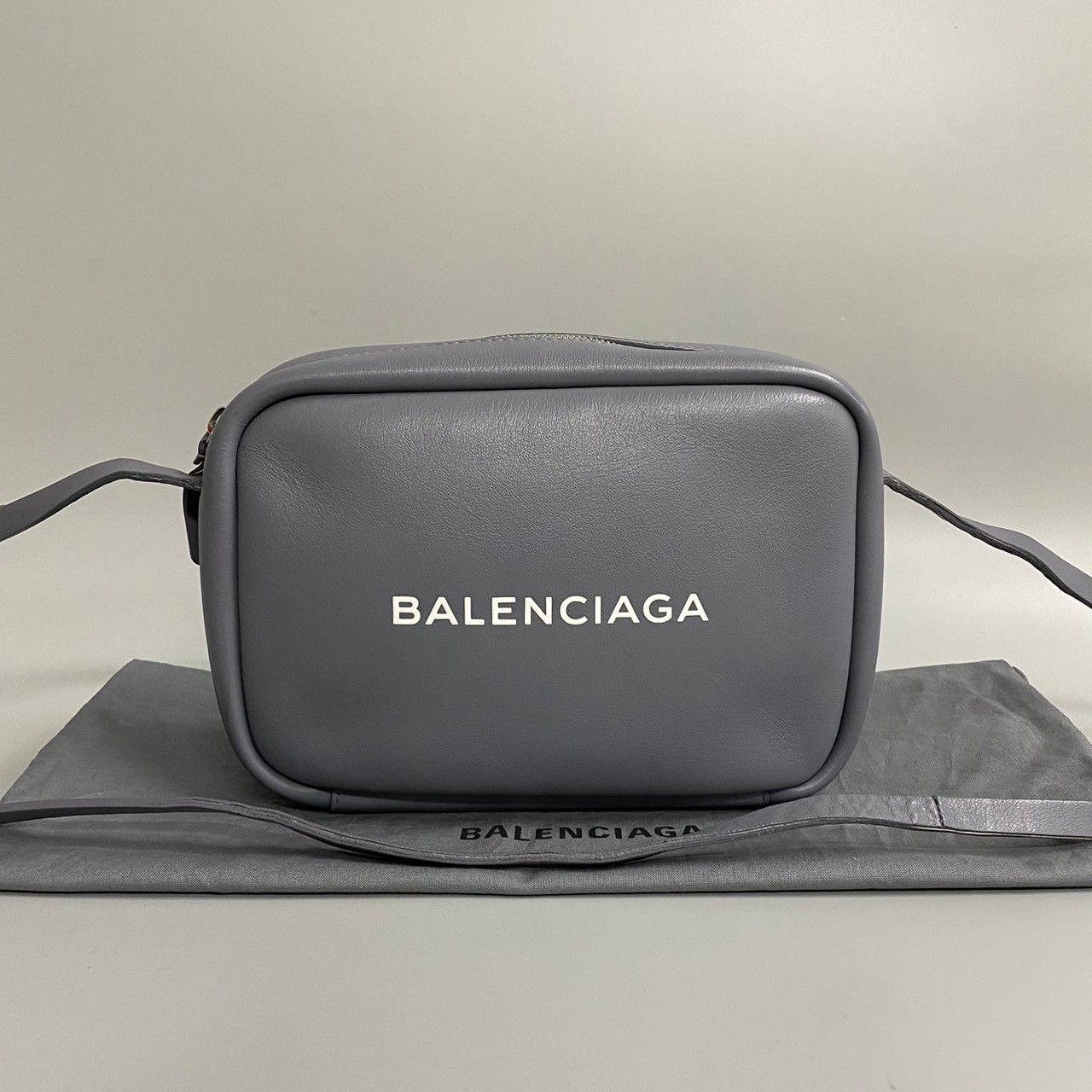 Balenciaga バレンシアガ レザー ショルダーバッグ 黒 - ファッション