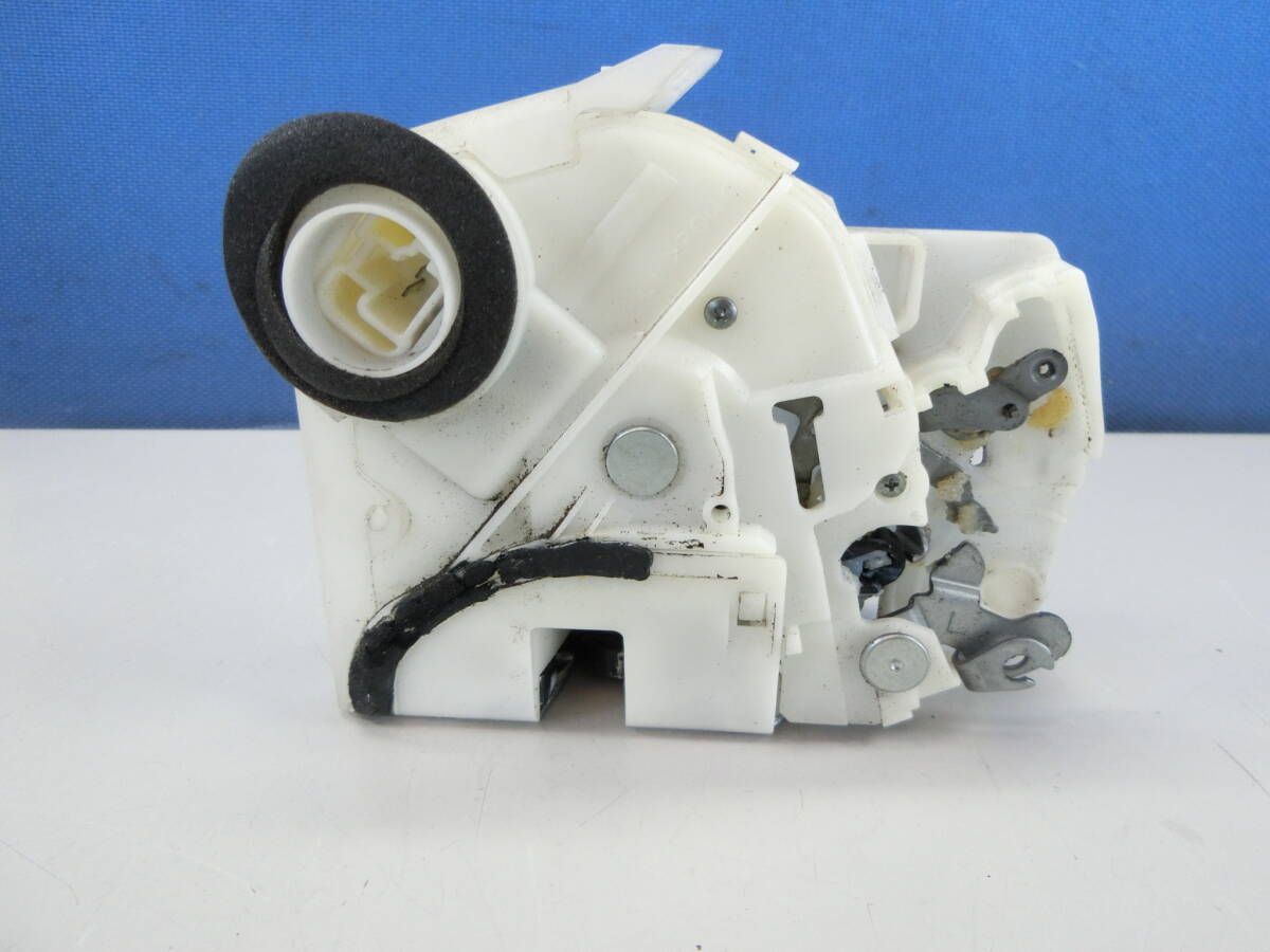 [K2461] ムーヴ カスタム L175S 左フロント 助手席 ドアロックアクチュエーター - メルカリ