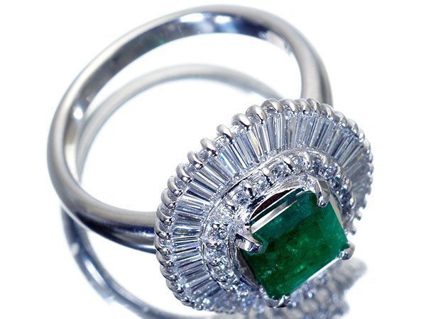 1円～【ジュエリー極】濃厚エメラルドグリーン煌く！天然エメラル0.67ctド＆ダイヤモンド高級Pt900リング k1069ik【送料無料】 1円～ジュエリー極鮮やかエメラルドグリーン煌く！良質天然