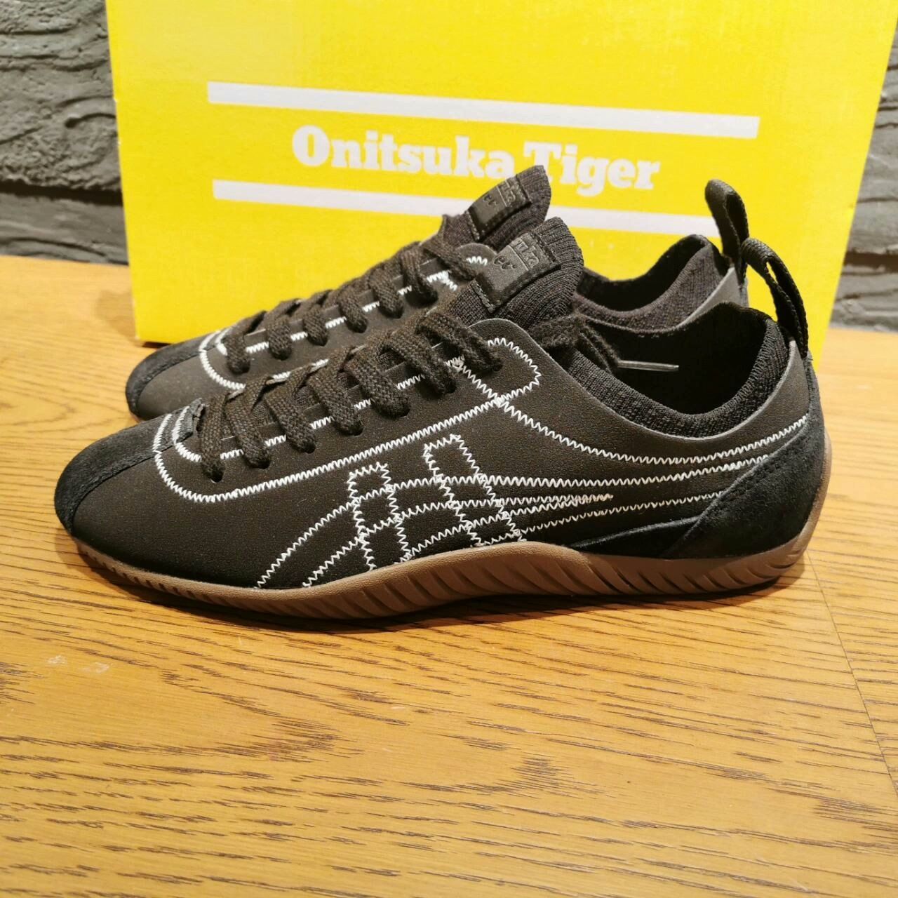 Onitsuka Tiger sclaw オニツカタイガー ブラッ ク SCLAW