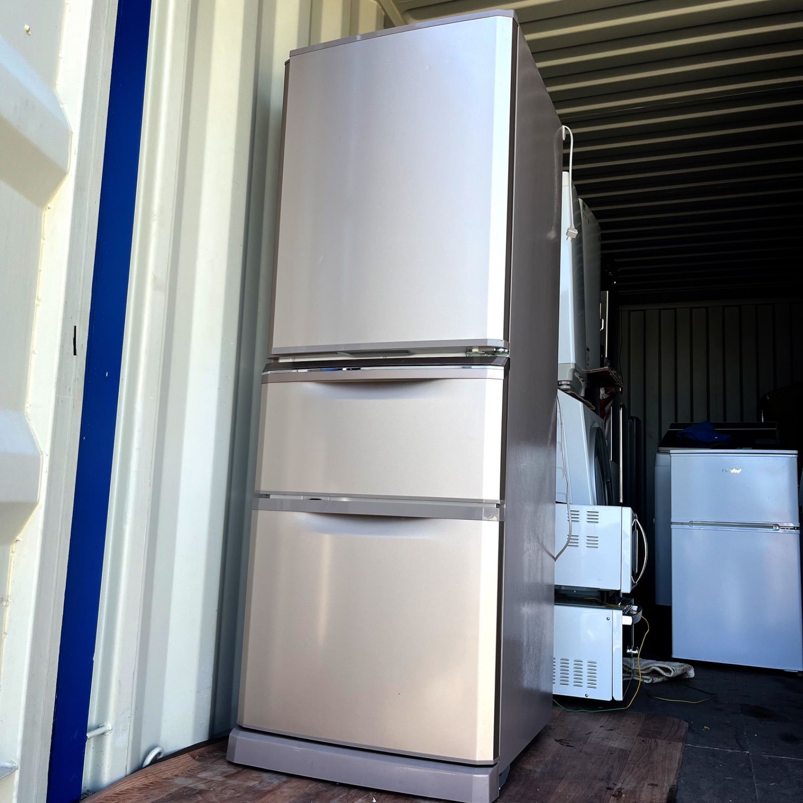 取付無料！三菱自動製氷機付きピンクゴールドおしゃれインテリア3ドア冷蔵庫！ 取付無料！三菱自動製氷機付きピンクゴールドおしゃれインテリア3ドア