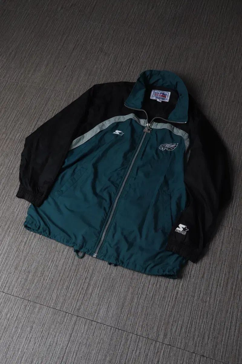 80s NFL proline starter Eagles Windbreak - メルカリ