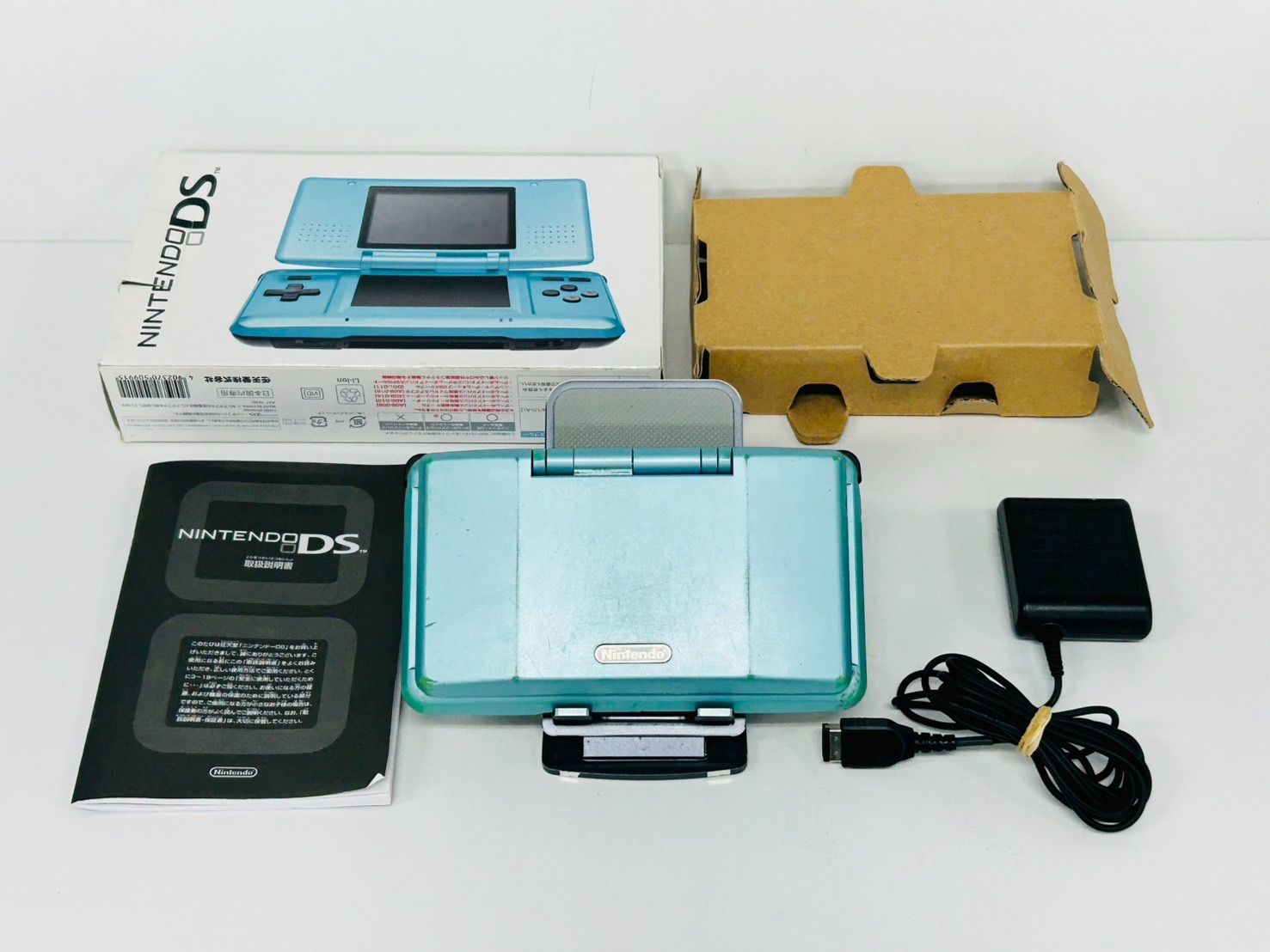 ニンテンドーDS - nintendo ds ターコイズブルー　 未使用　新品　 　青　blue Amazon.com: Nintendo DS Turquoise Blue : Videojuegos