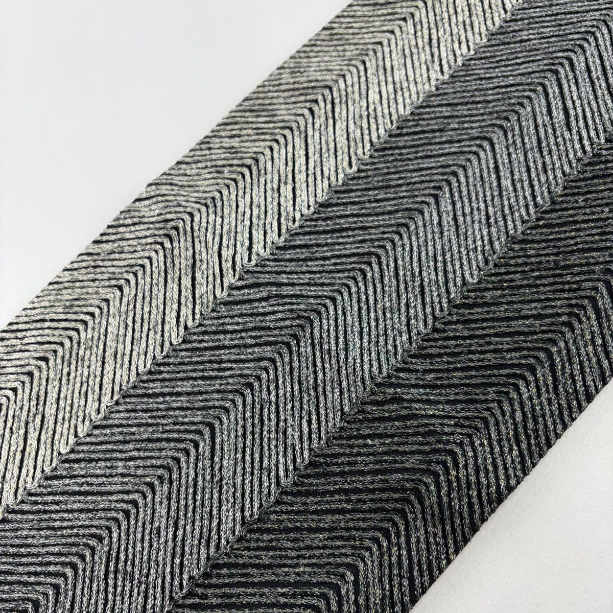 【美品】 袋帯 名品 無月 落款 よろけ縞 幾何学 箔 黒灰 全通 正絹 【】