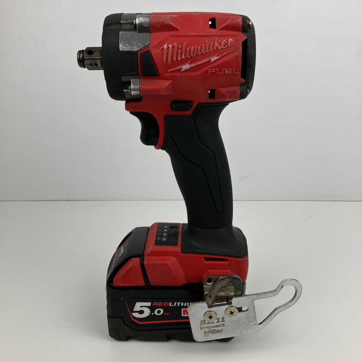 ЗЗMilwaukee 18v