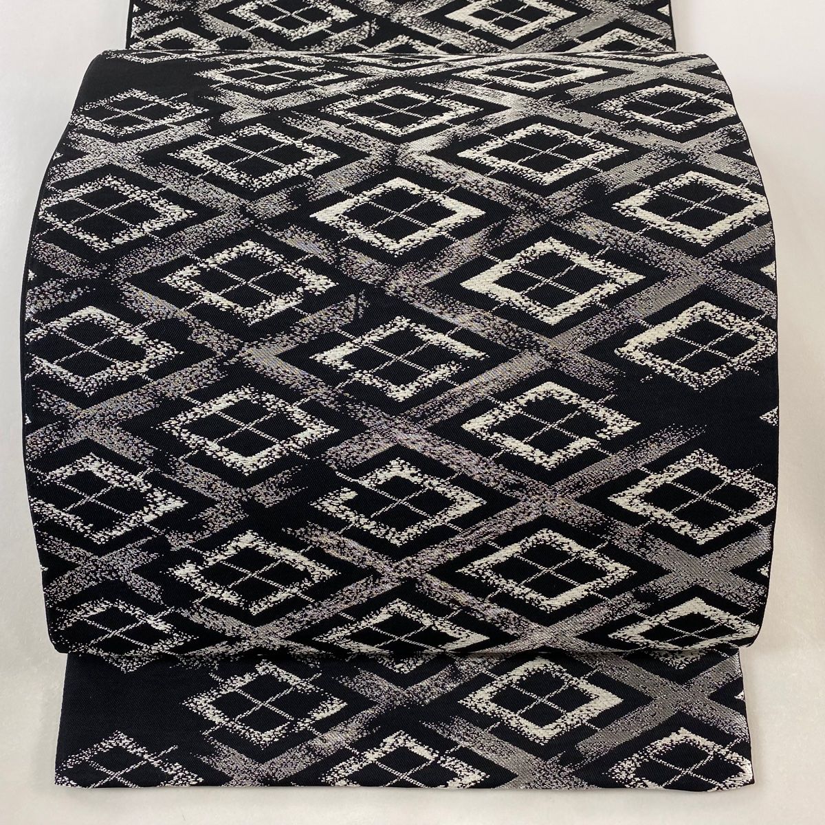 袋帯 美品 秀品 落款 本袋 菱 幾何学模様 銀糸 黒 六通 正絹