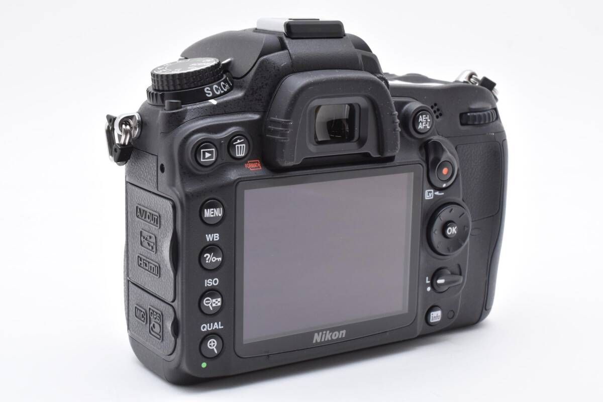 ショット数3483 枚　美品　Nikon ニコン D7000 ボディ Nikon】ニコン『D7000 ボディ』2010年10月発売 デジタル一眼レフ