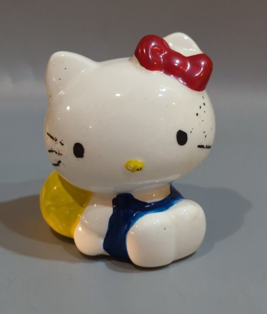 サンリオ ハローキティ 陶器製貯金箱 1984年 - メルカリ