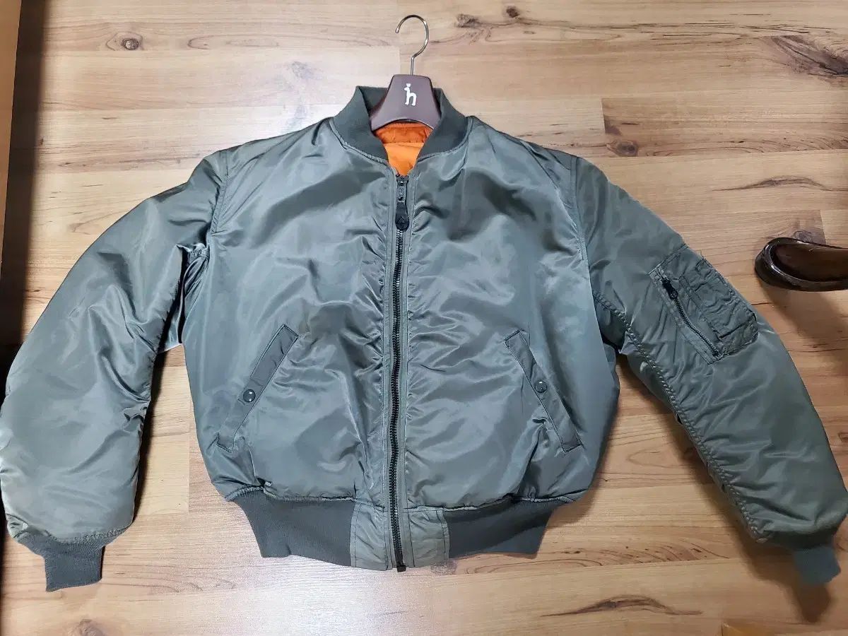 アルファ インダストリーズ 精密復刻 R