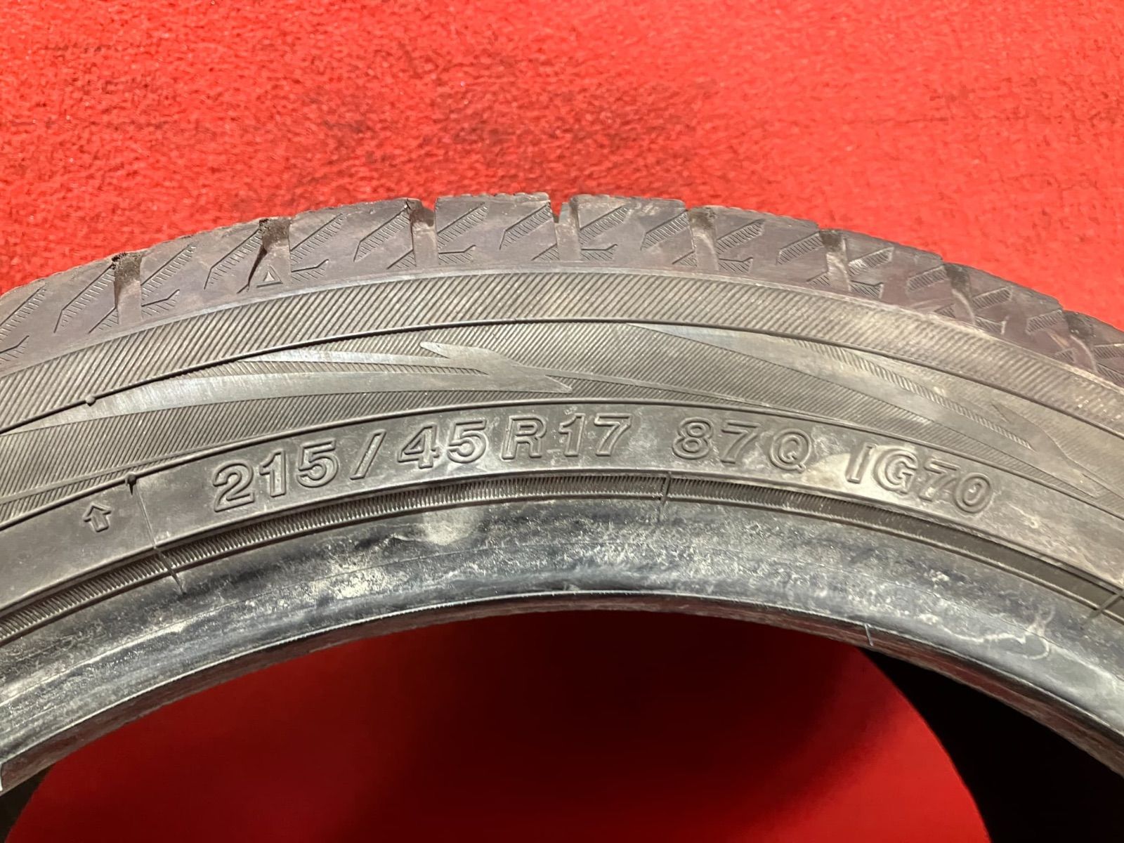 男性らしい スタッドレスタイヤ 215|45R17 YOKOHAMA IG70 4本SET