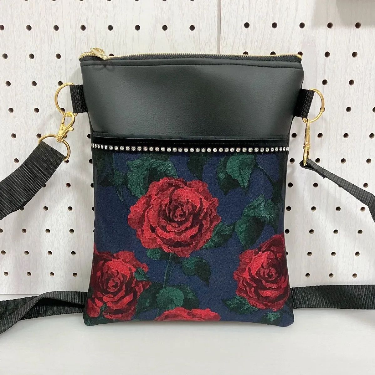 ハンドメイド＊縦型サコッシュ ジャガード薔薇(722)