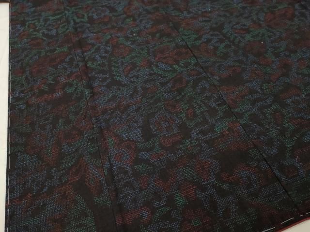 平和屋着物○本場結城紬 重要無形文化財 80亀甲 草花文 濃紺色地 正絹