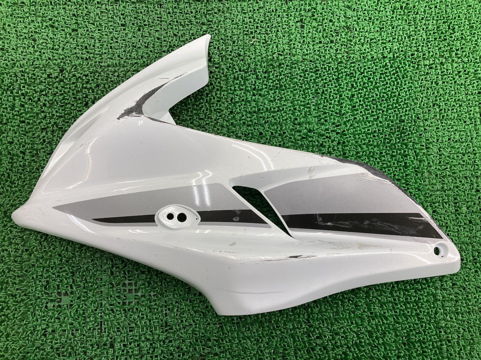 CB400SB アッパーカウル 右 白 64231-MCEP-7900 ホンダ 純正 中古