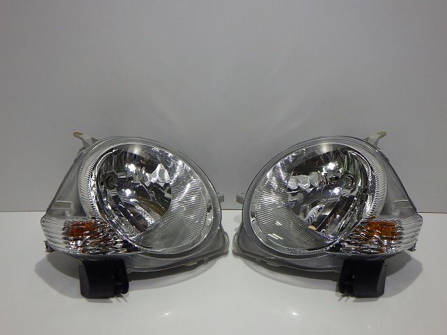 シエンタ　NCP85系　ヘッドライト 左右2個セット トヨタ 純正 シエンタ 《 NCP81G 》 左ヘッドライト 81150-52E50