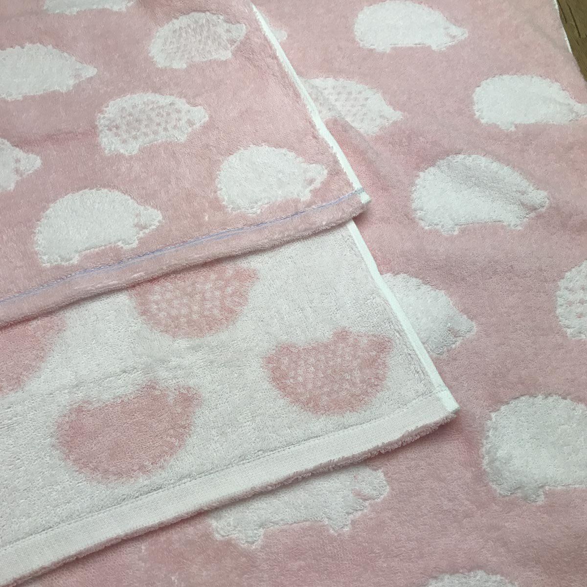 新着商品】60x120cm 3枚組 バスタオル ハリネズミ柄 (3色組) ブランド
