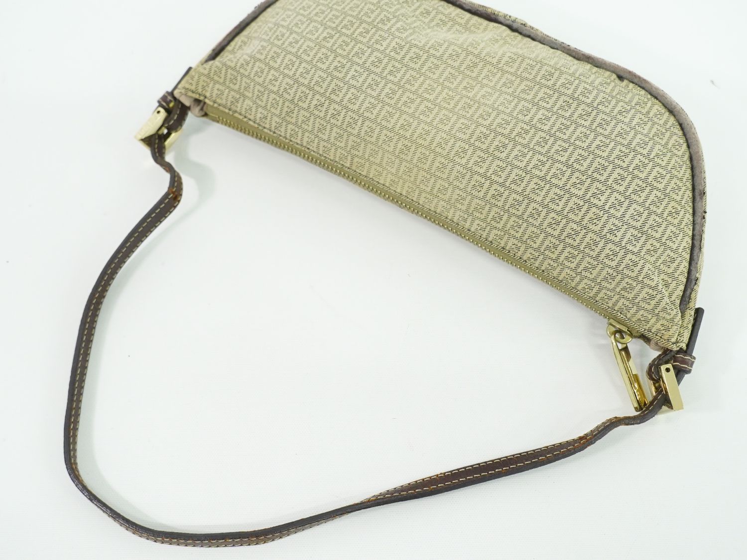 本物 フェンディ FENDI ズッキーノ アクセサリーポーチ ポーチ