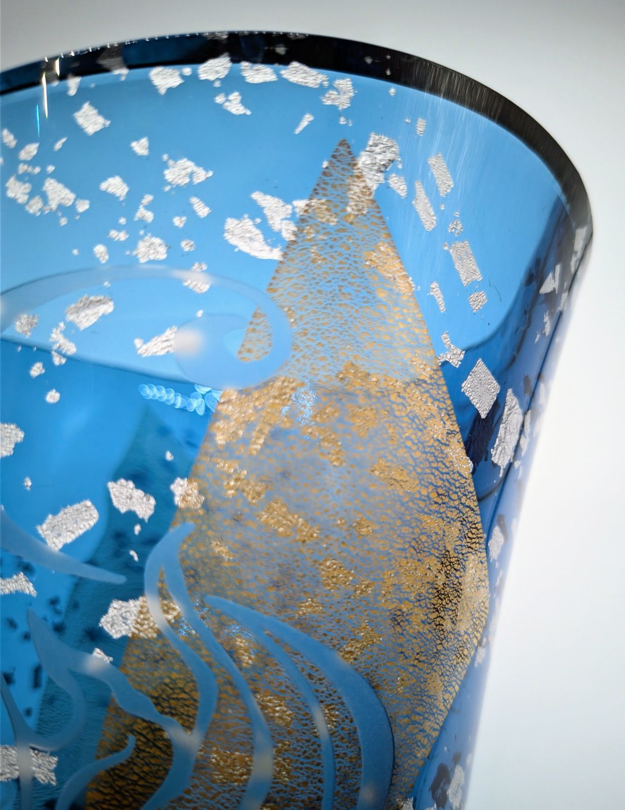 東洋 佐々木ガラス 花瓶 花模様 金箔 東京都知事指定 伝統工芸品 東洋 佐々木ガラス 花瓶 花模様 金箔 東京都知事指定 伝統