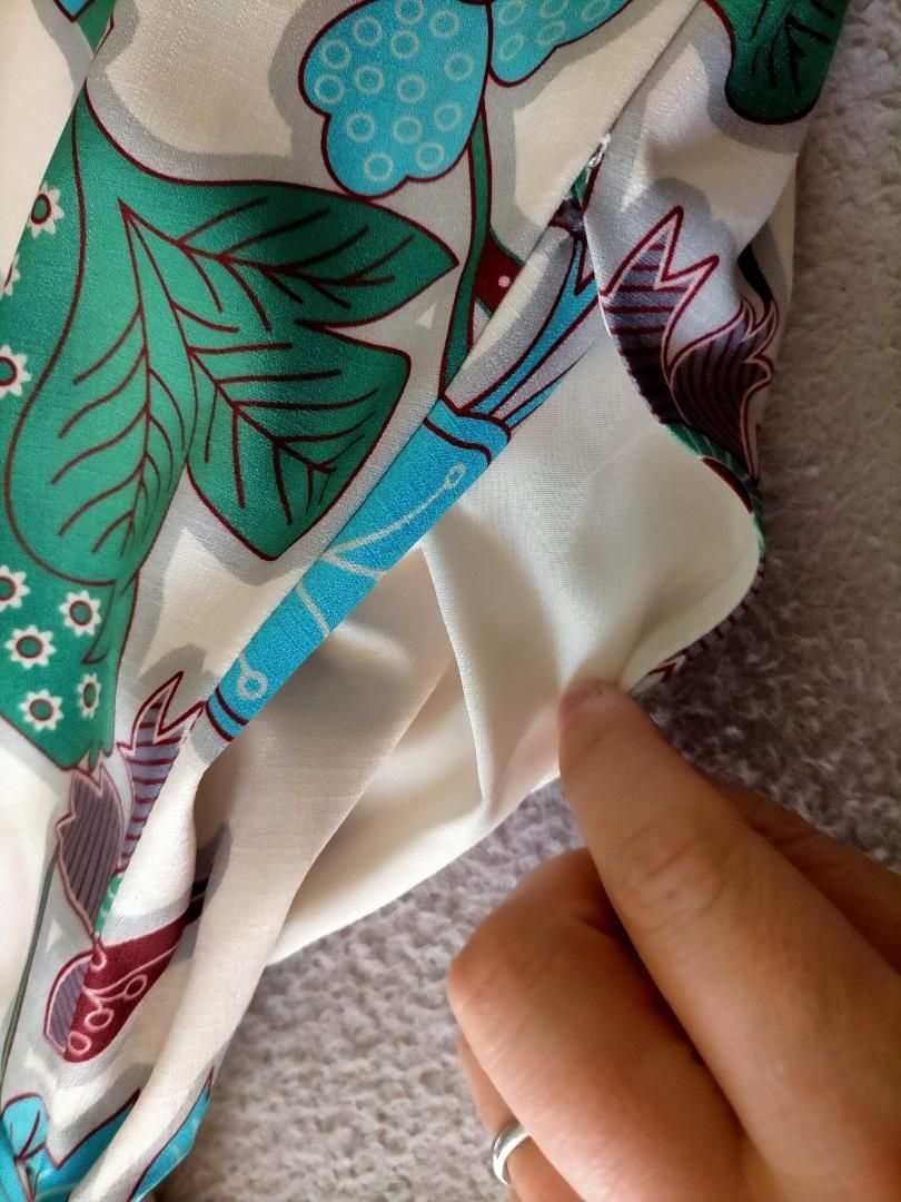 総柄 ワンピース