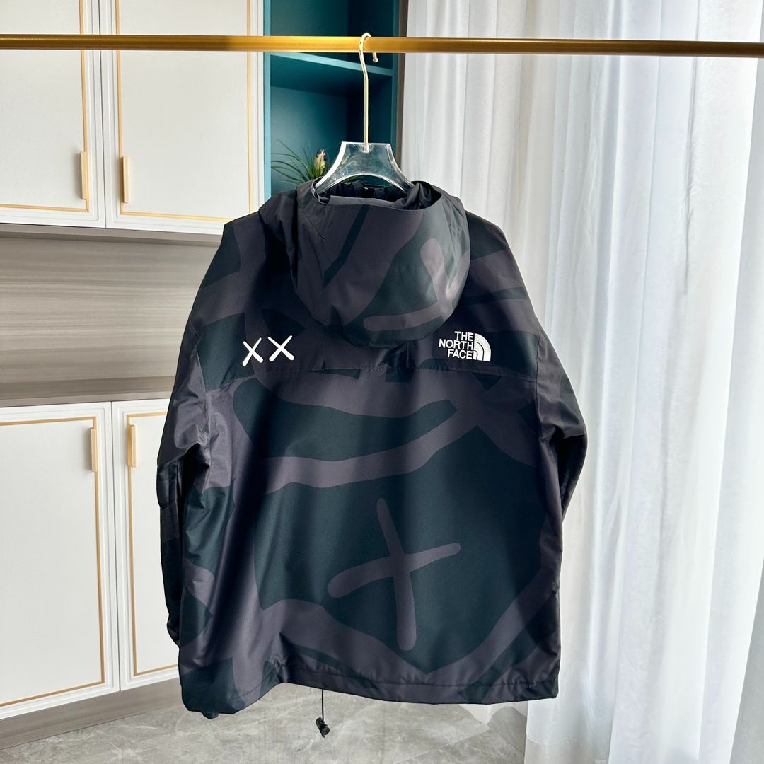 The North Face x XX KAWS コラボ 1986年モデル ノースフェイス マウンテンパーカー - メルカリ