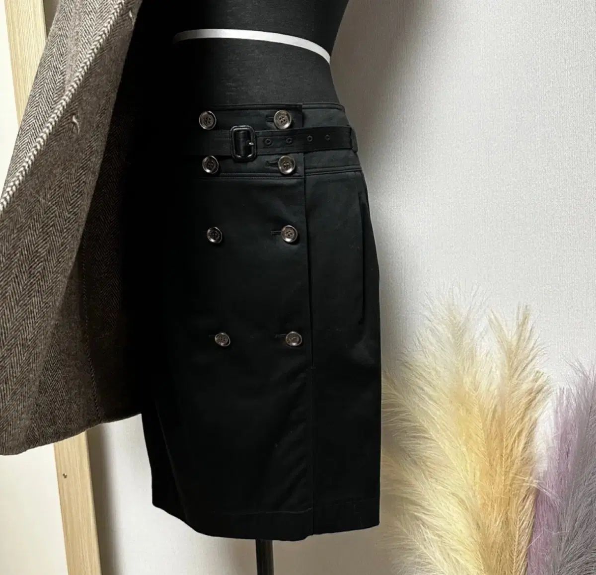 バーバリー H LINE ボタン スカート