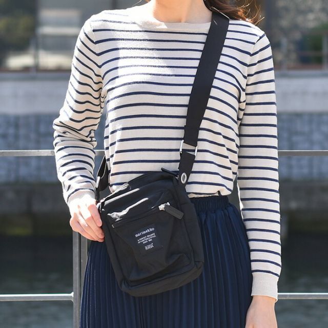 正規輸入品 マリメッコ ショルダーバッグ marimekko キャッシュ＆キャリー CASH u0026 CARRY ブラック かばん カバン 鞄