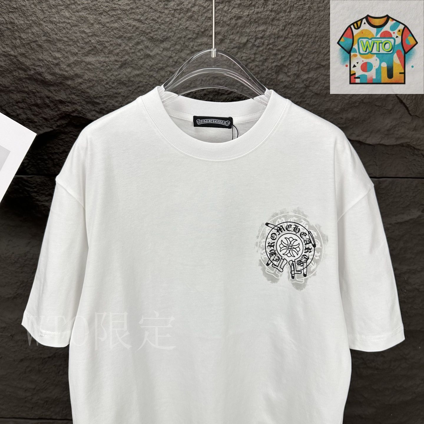 入手困難【CHROME HEARTS】ホースシューネック ロゴ 3/4 シャツ クロムハーツ ホースシュー ロゴ レッドクロス オン スリーブ
