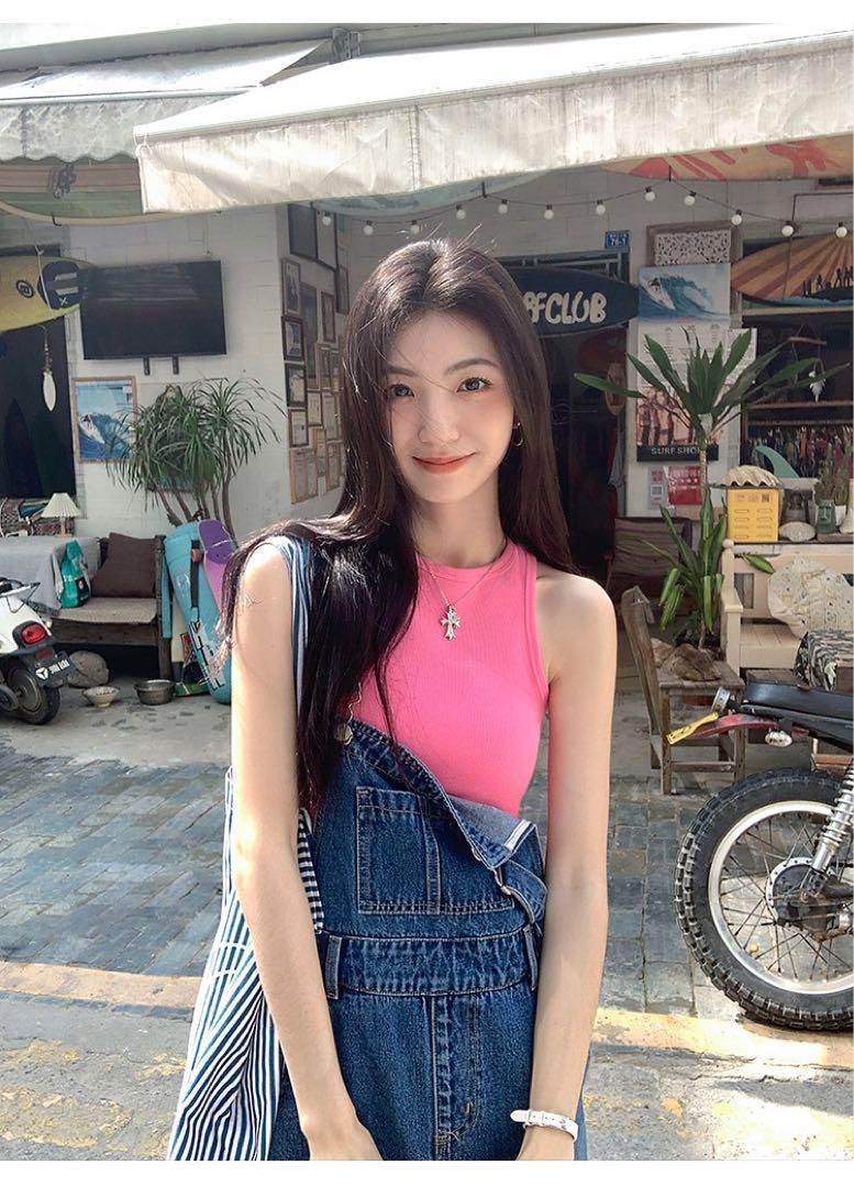 デニムオーバーオールワンピ 春のリゾート女子会用ドレス