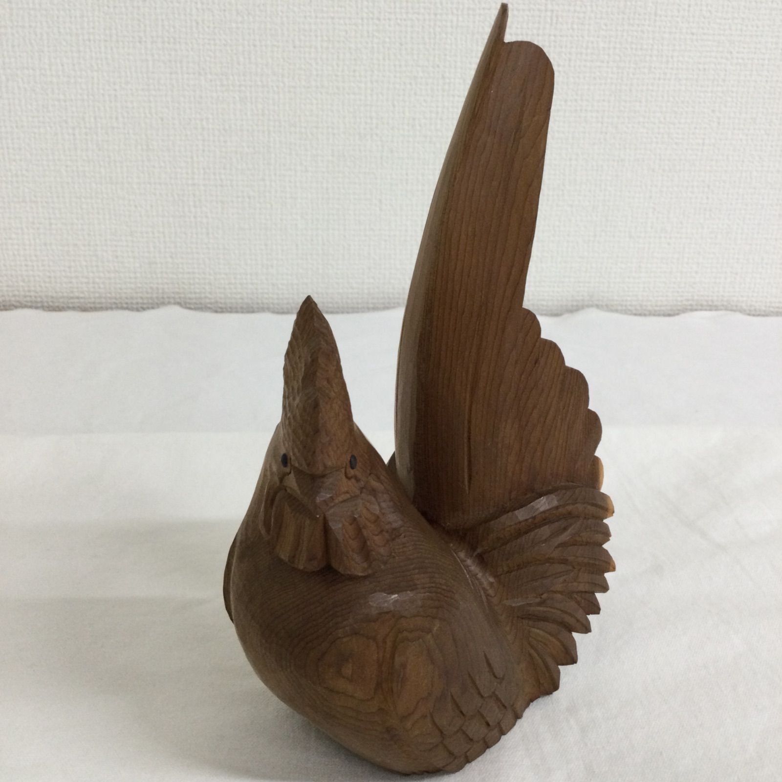 金色の鶏の彫刻 約15cm 木製 鳥の彫刻 約15cm - メルカリ