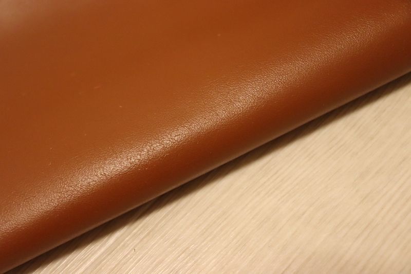 キャメル 196ds クロム革 牛革 イタリア レザー スムース加工 はぎれ 一枚革 レザークラフト 革 皮 本革 diy 生地 材料