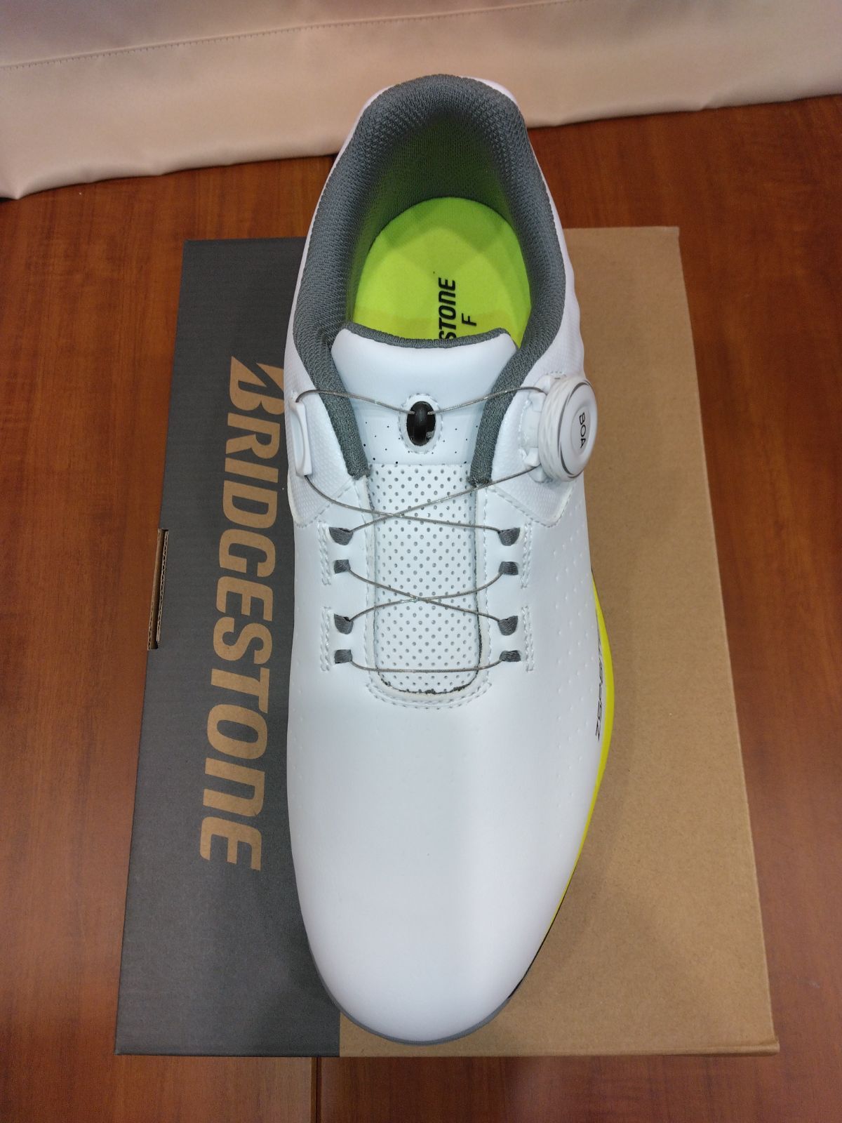 ブリヂストンゴルフ スパイクレスシューズ