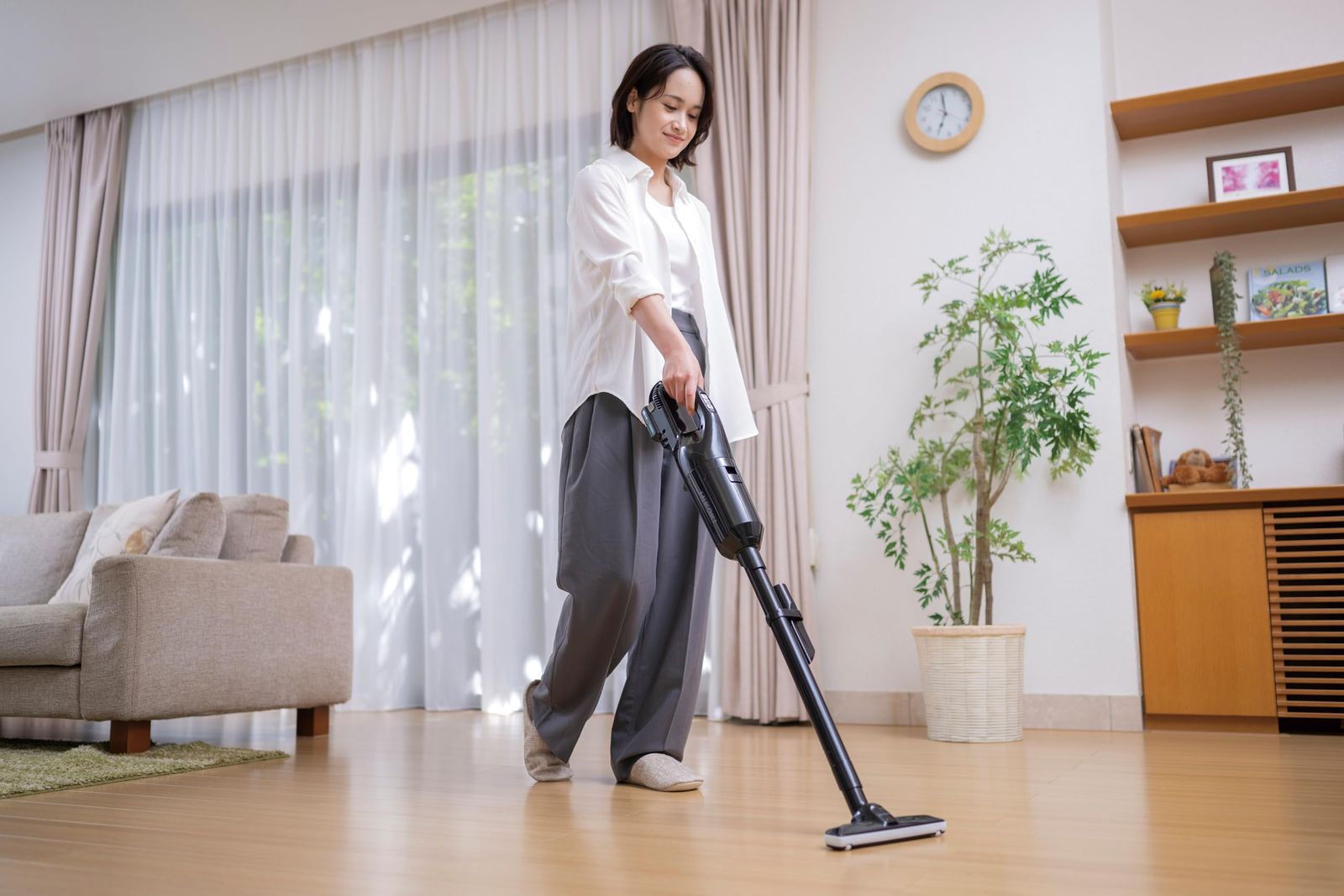 数量 HiKOKI ハイコーキ 10.8V コードレス クリーナー R12DPA 紙パック式 掃除機 軽量1.1kg ブラック 蓄電池 充電器付 R12DPA BSB