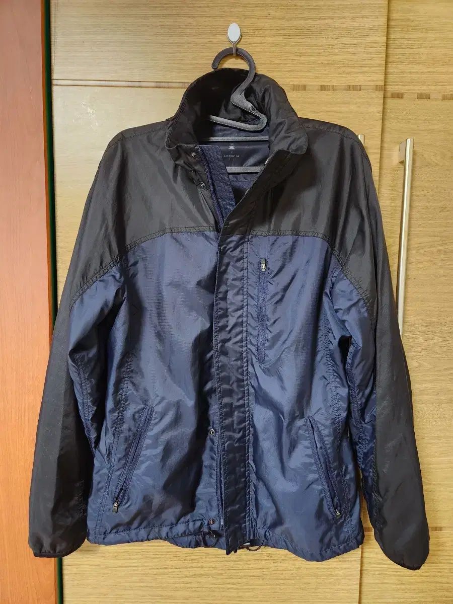 UNIQLO(ユニクロ) ウインドブレーカー s サイズ 出品