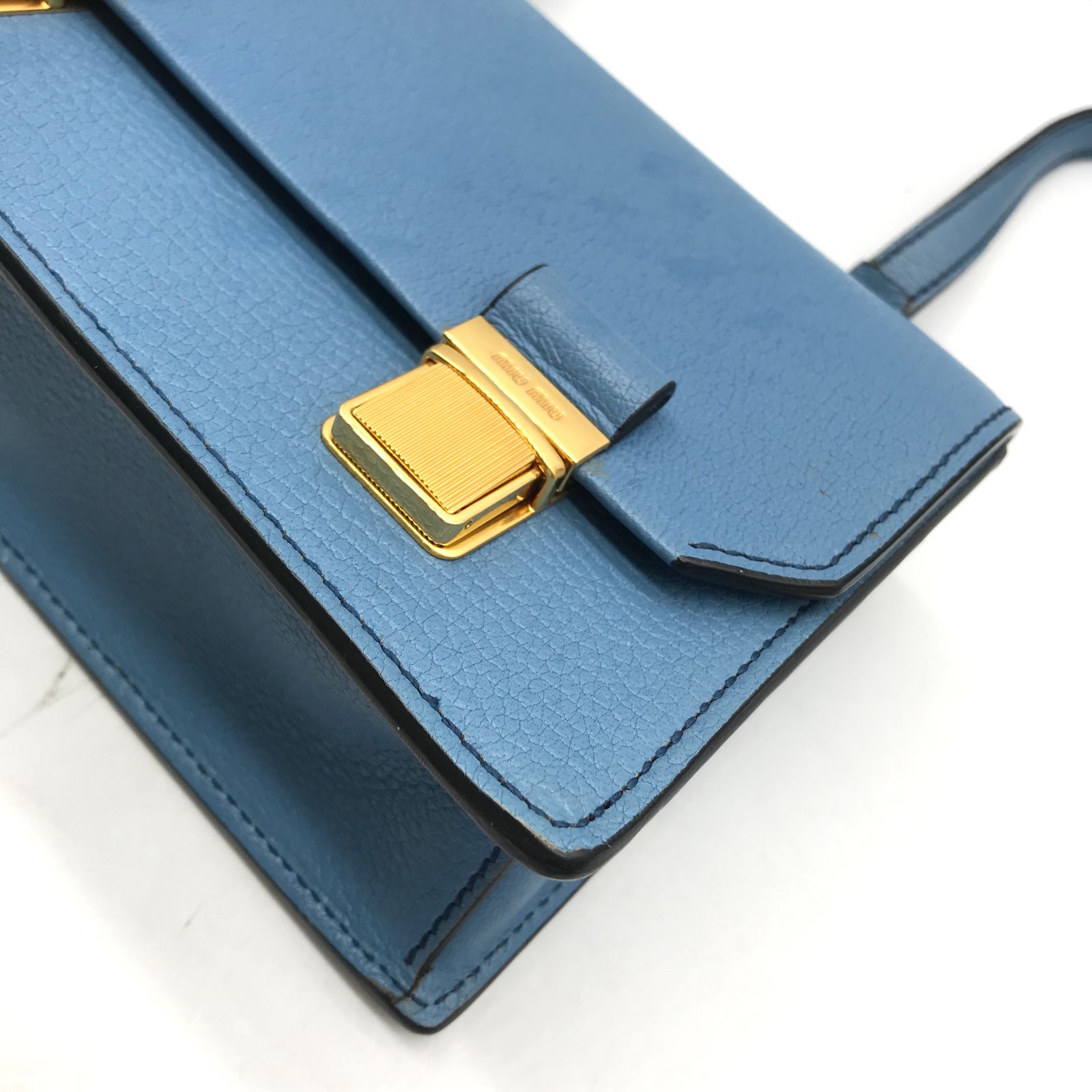 美品 MiuMiu ミュウミュウ Wホック 金具 マドラス レザー ショルダー バッグ ブルー a2783 MiuMiu ミュウミュウ Wホック 金具 マドラス レザー ショルダー バッグ