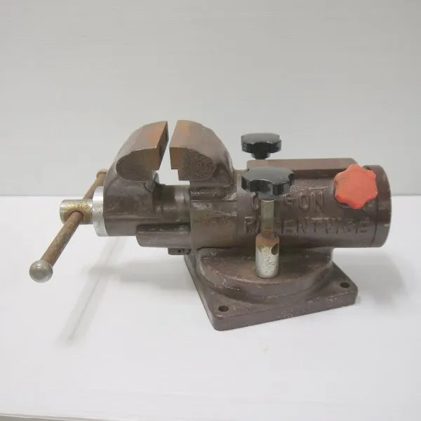 ビンテージ 大型　万力　バイス　　とってもジャンク　使えないことも ビンテージ 大型 万力 バイス とってもジャンク 使えないことも