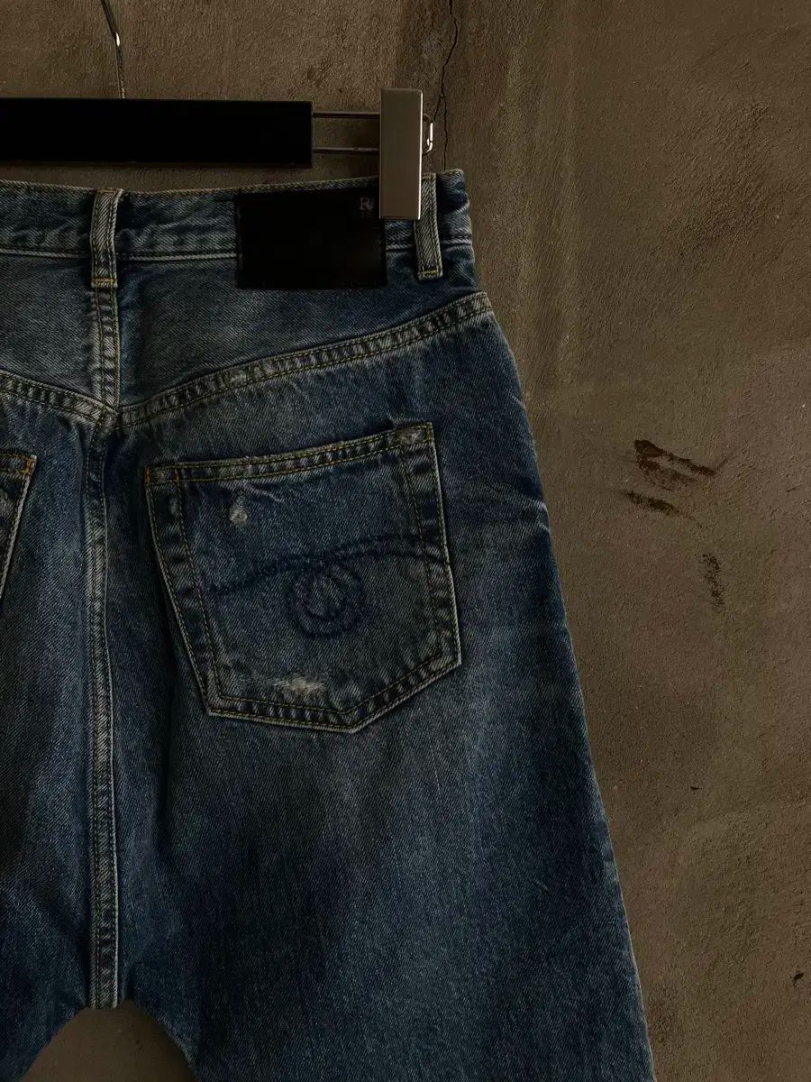 R13