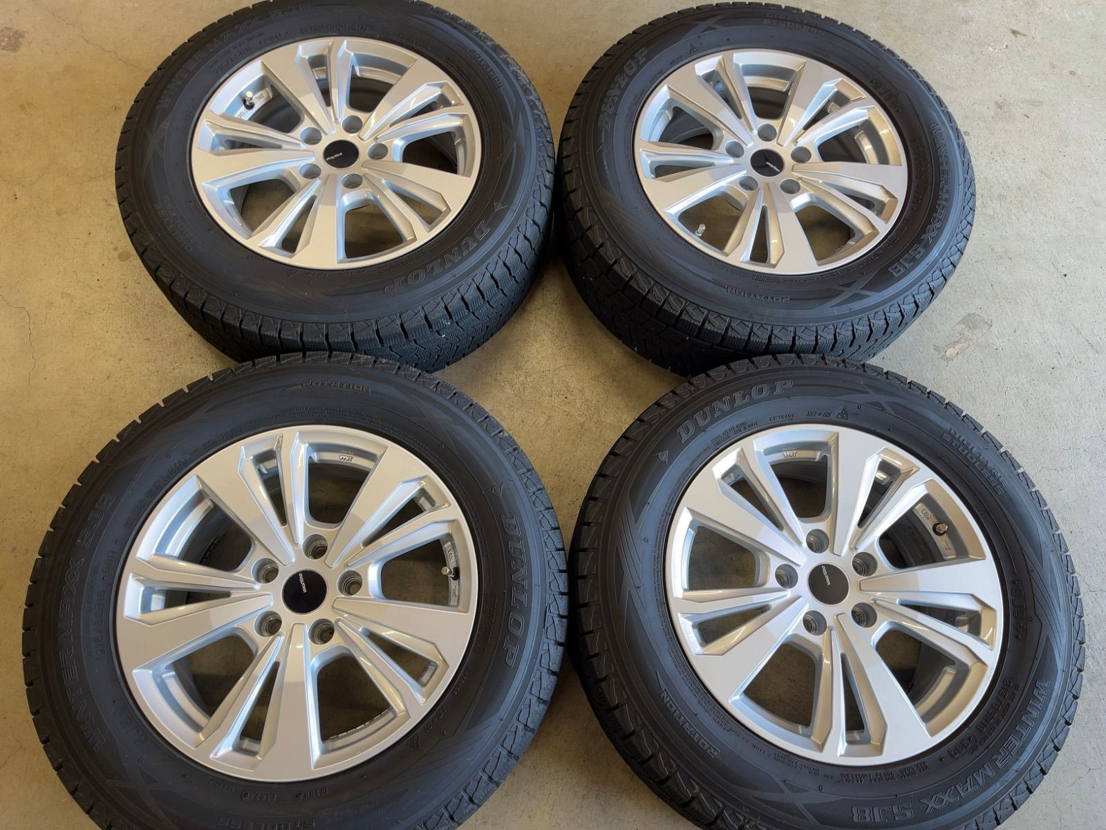 ルノー アルカナ 社外品 ダンロップ 冬用 16インチ 4本セット