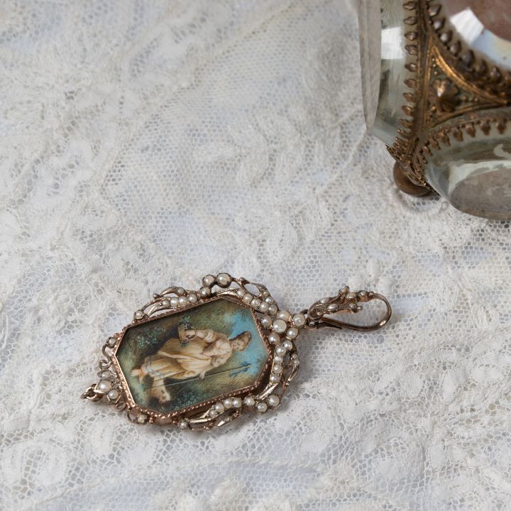 アンティークロケットペンダント ミニアチュール(羊飼いの娘)と