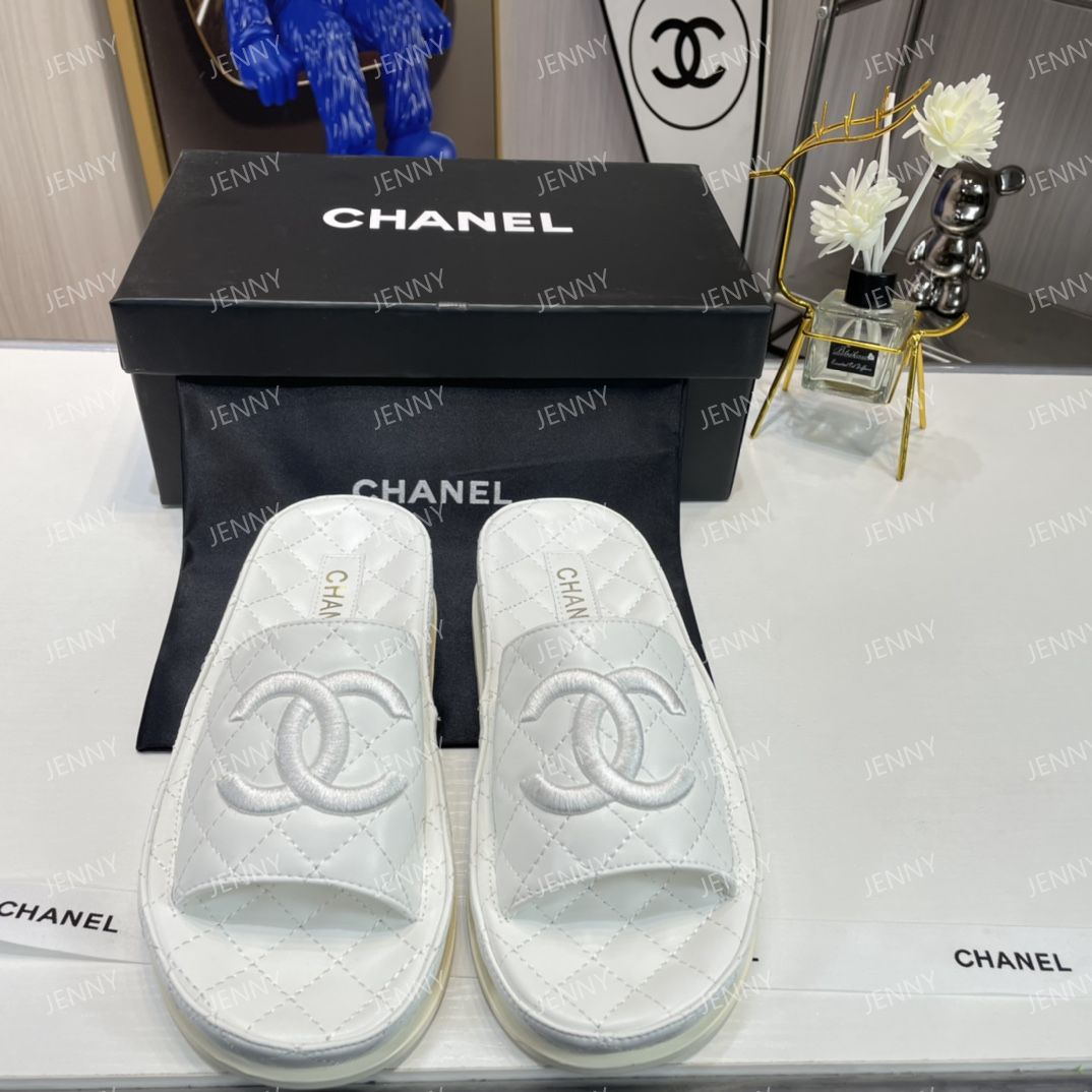 CHANEL シャネル マトラッセ ココマーク サンダル  ホワイト