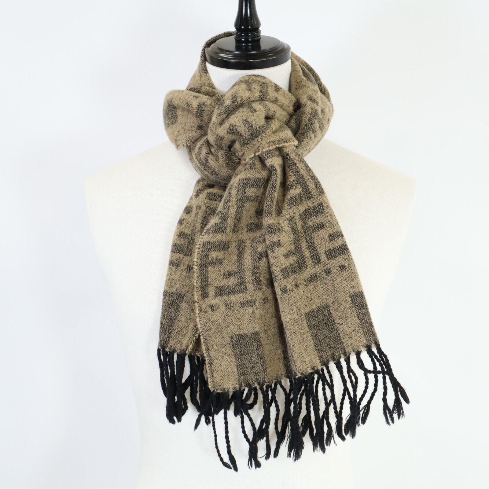 ミ*ナ様 美品未使用タグ付き　FENDI フェンディ　ズッカ柄　FF柄　ウールマ FENDI 【超美品】フェンディ FF柄 ズッカ柄 シースルー ボディ