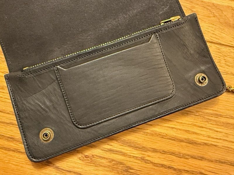 ミドルトラッカーウォレットデッドストックタロンジッパーホースハイド