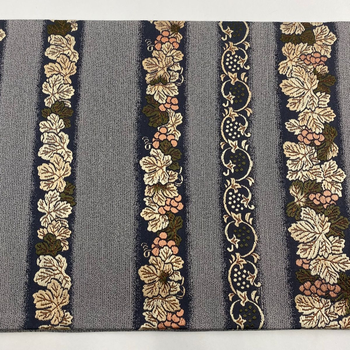 袋帯 秀品 葡萄 段縞 刺繍 青紫 六通 正絹 【中古】 - メルカリ