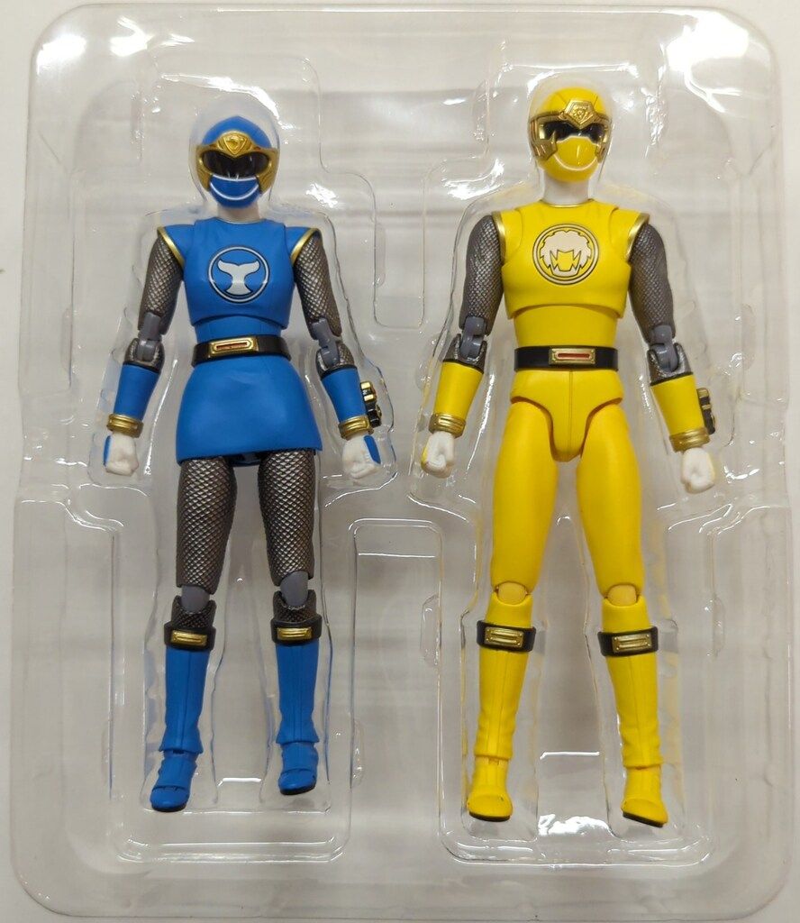 忍風戦隊ハリケンジャー 限定 フィギュアーツ ハリケンブルー&イエロー レッド Amazon.co.jp: Bluefin Distribution Toys S.H.フィギュアーツ