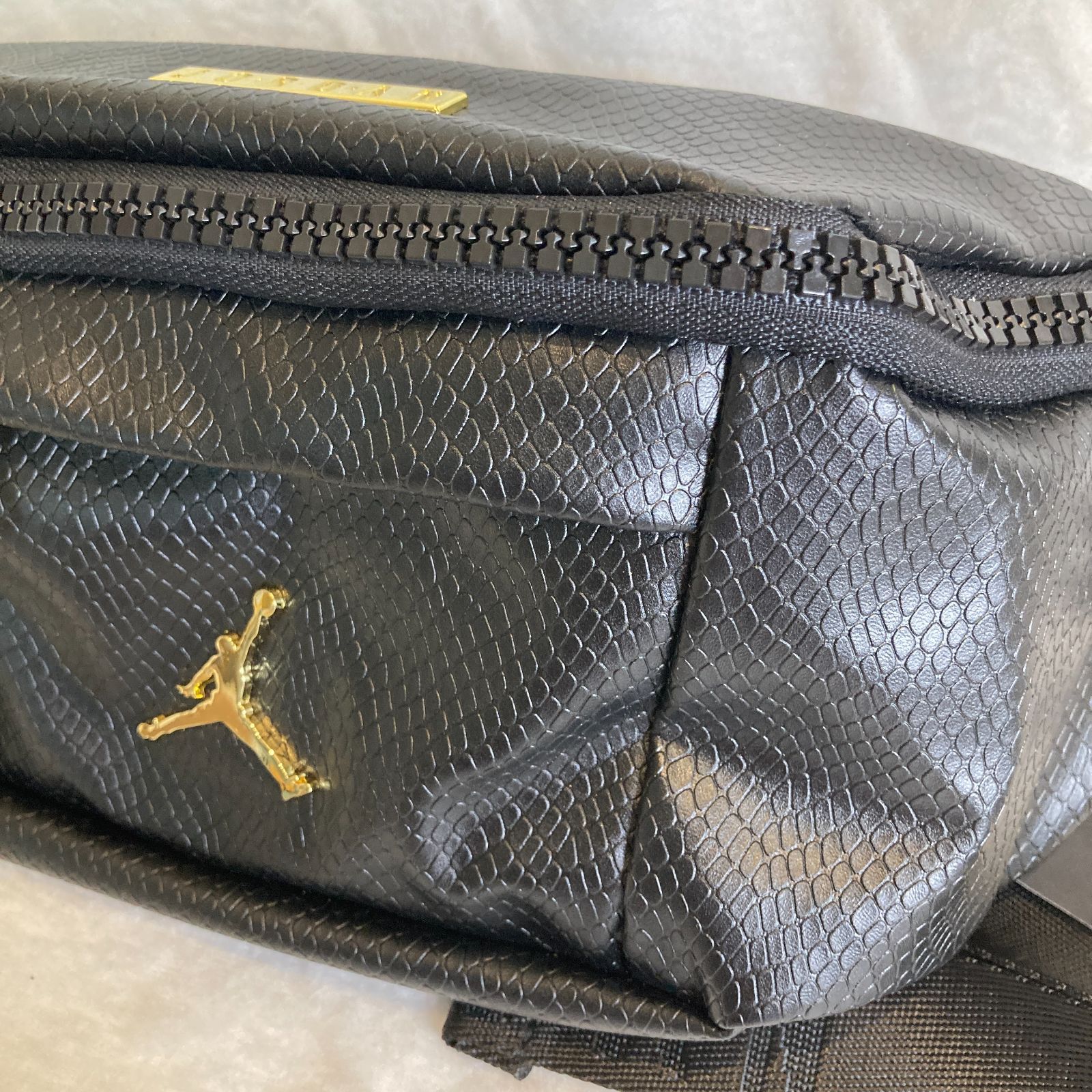 タグ付き未使用品 エアジョーダン ボディーバッグ・ウエストポーチ 