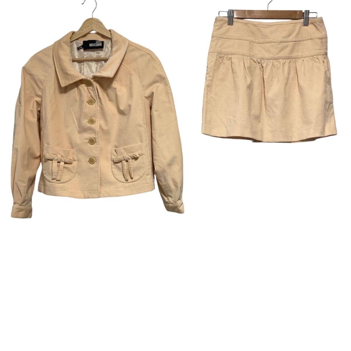LOVE MOSCHINO(ラブモスキーノ) スカートスーツ レディース ベージュ 