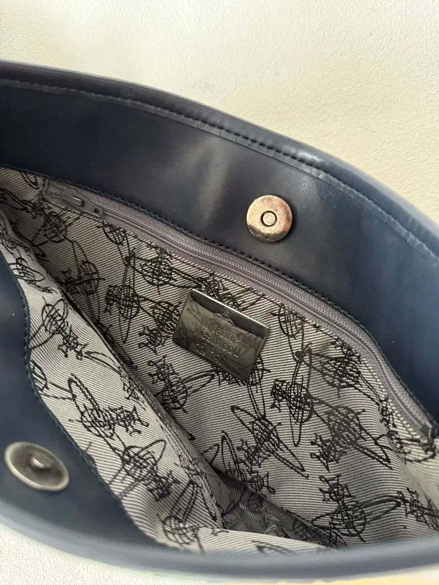 ウエストウッド Vivienne