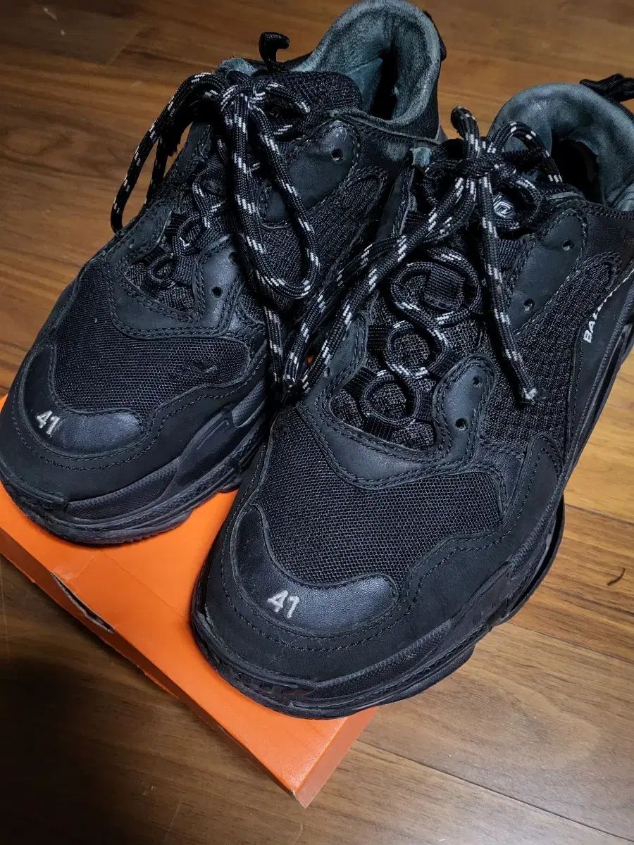BALENCIAGA(バレンシアガ) トリプル s 41 ダーティ・ブラック