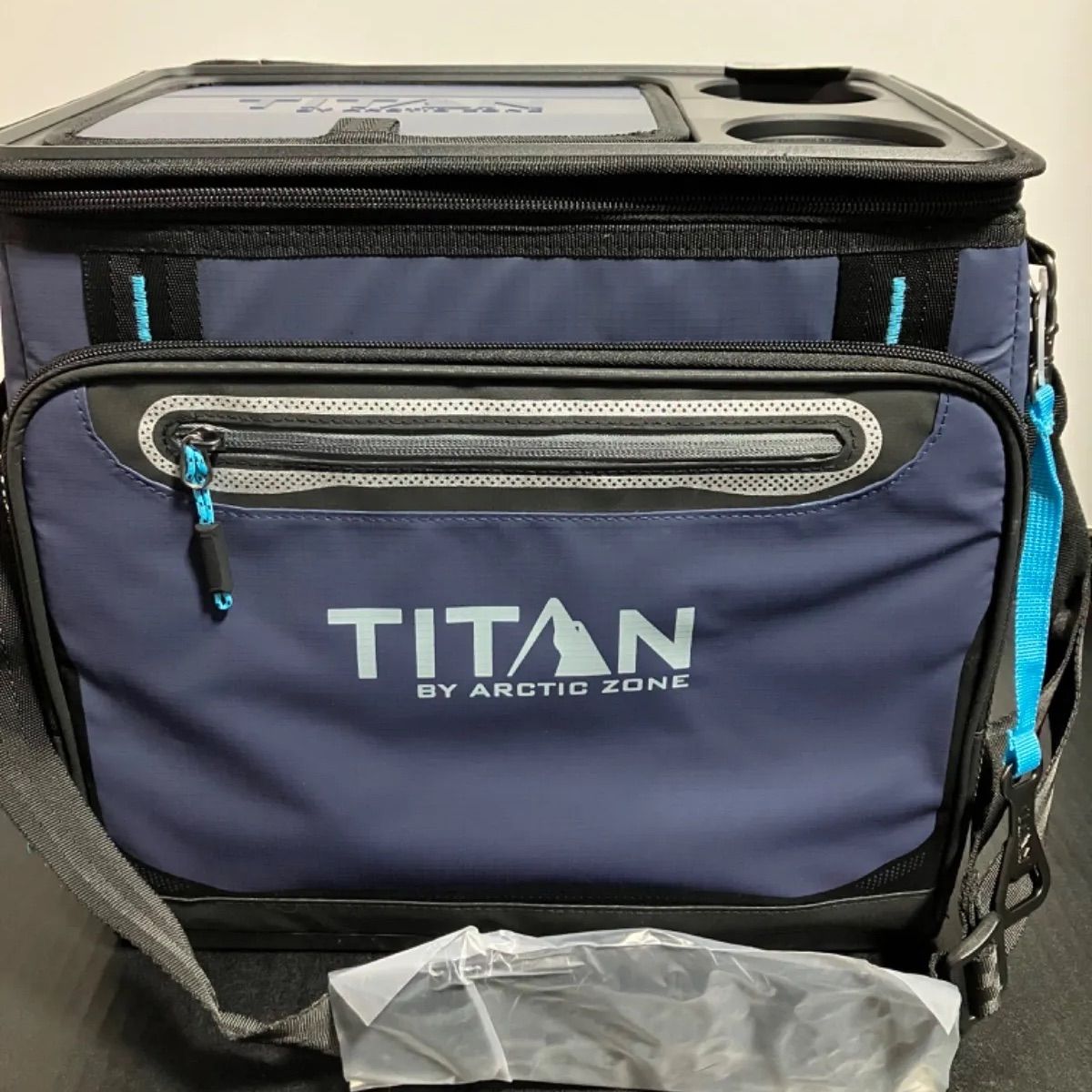 TITAN クーラーバック 40CANS